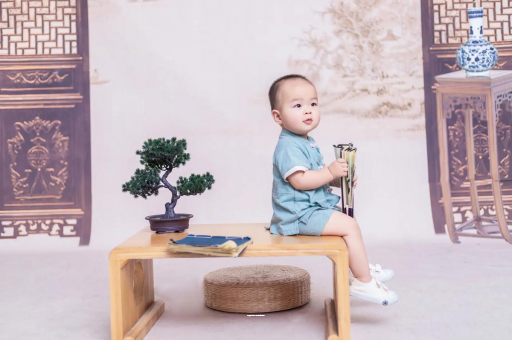 晋中宝宝眼睛肿是什么原因